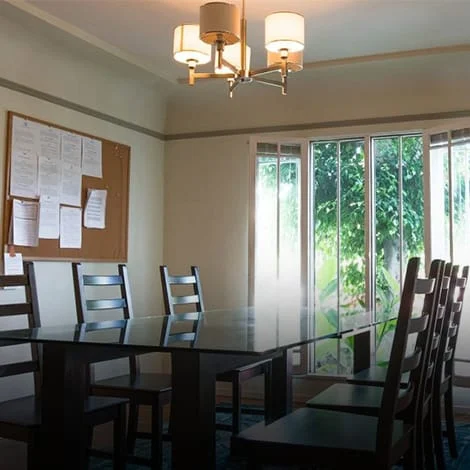 maryland-house-chateau-hollywood-sober-living-03-1024x576 dining room table at Maryland House