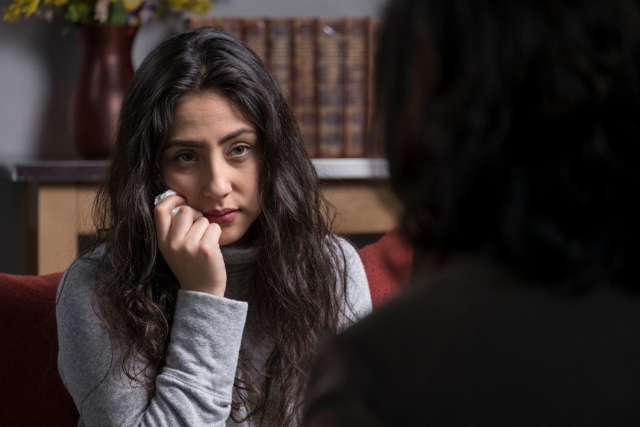 therapist supporting patient with comorbid anxiety disorder