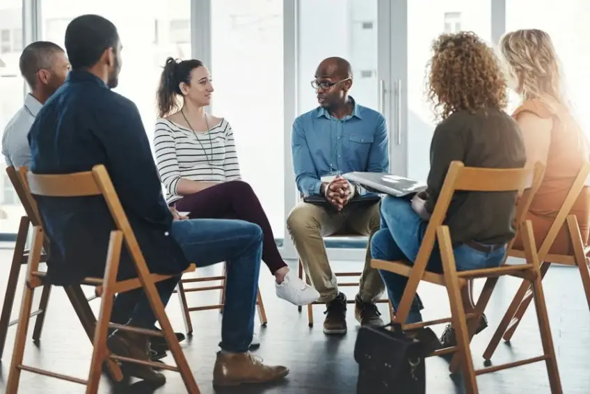 group session focused on positive affirmations for recovery and healing