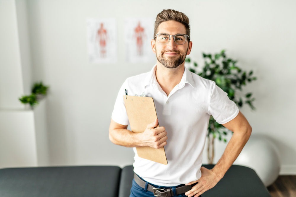 addiction-treatment-for-men male therapist for addiction and mental health in los angeles
