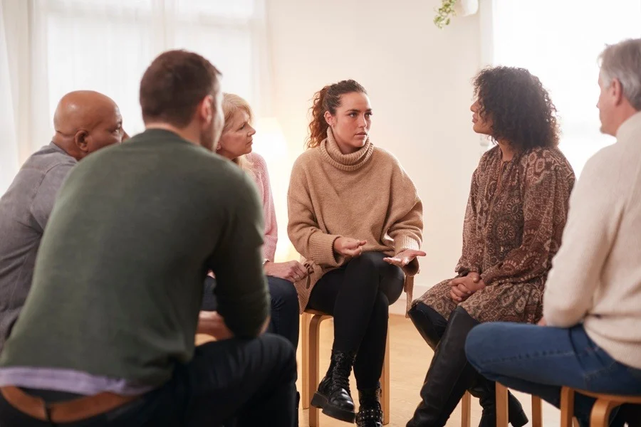 group of people attending ambien addiction treatment in los angeles